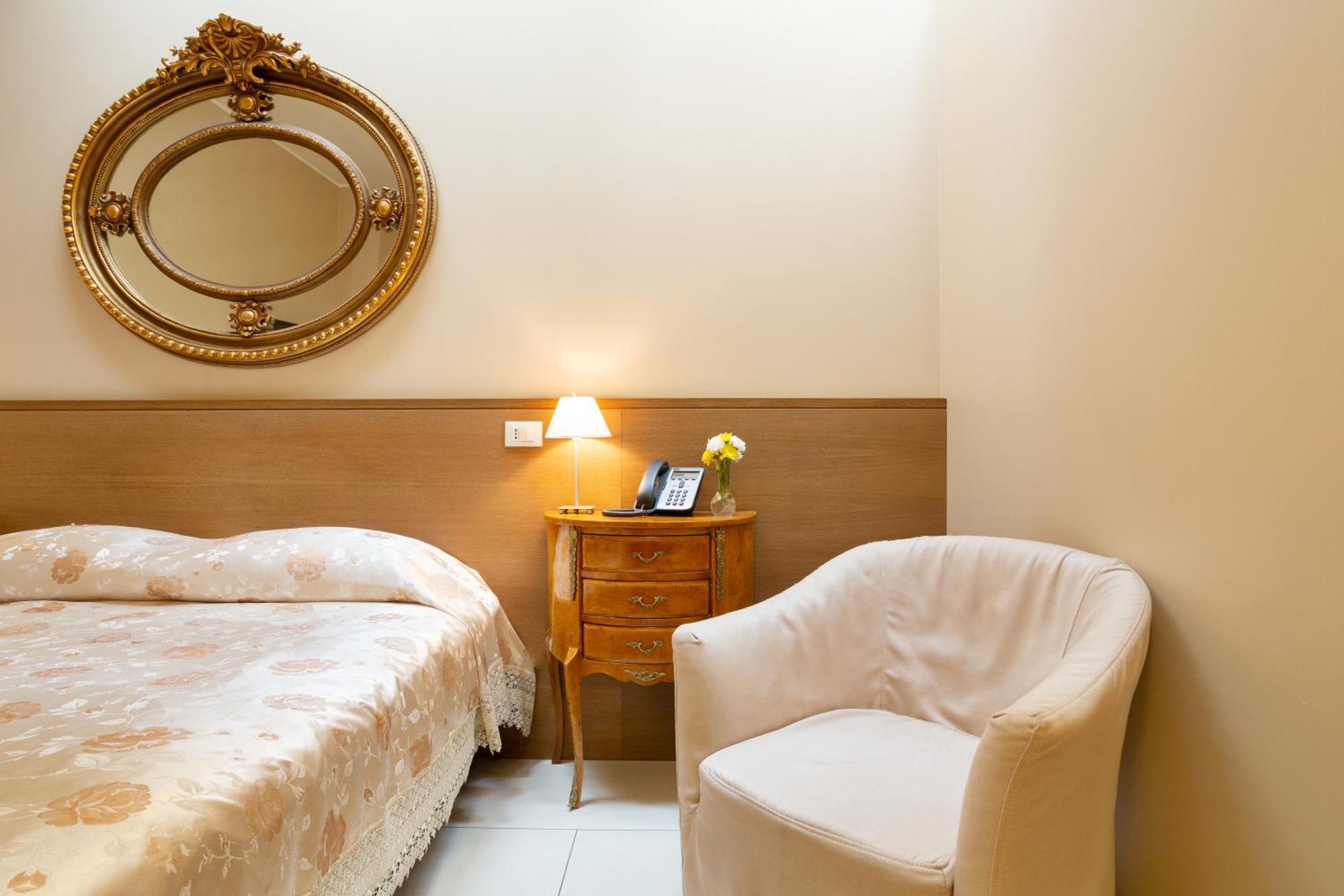 La Castellana Loft Hotel Bergamo Exterior photo